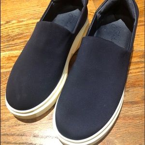 J Slides navy blue sz 8 slip on platform sneakers